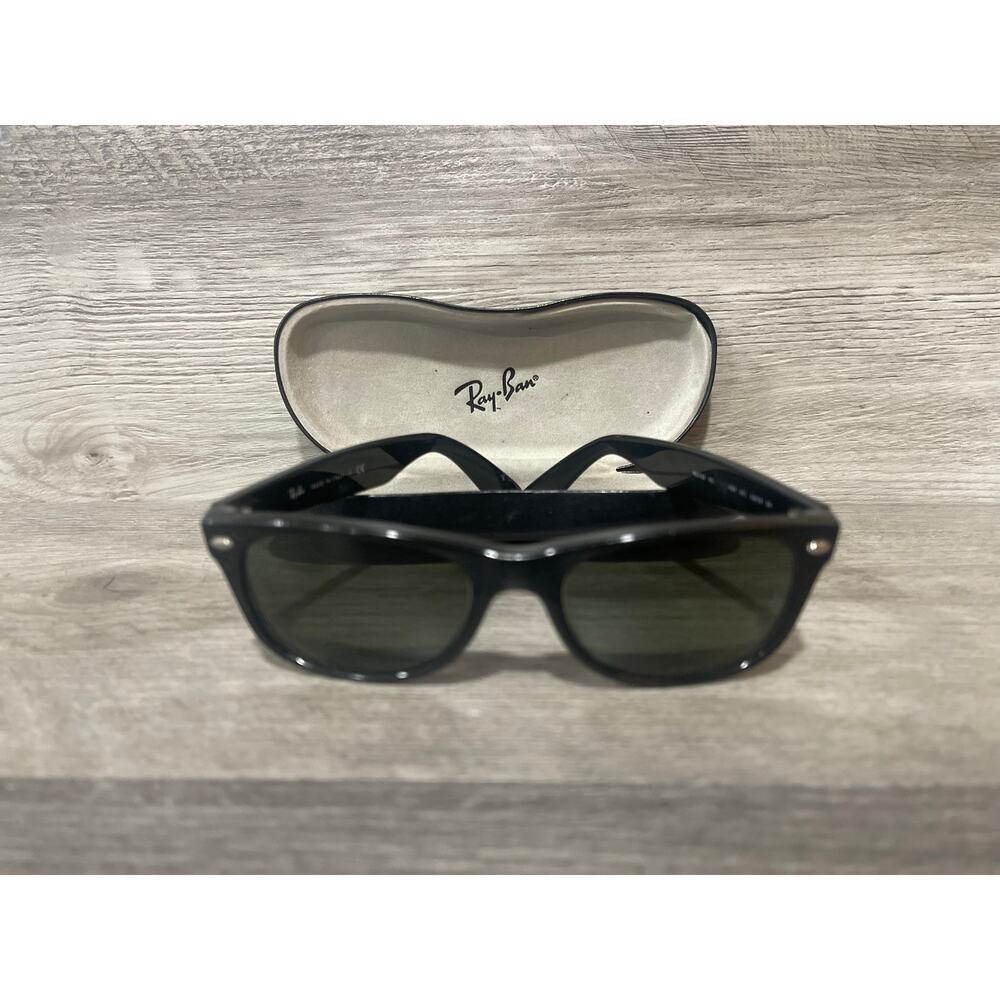 Ray-Ban RB2132 New Wayfarer 901 52-18 Black G15 Sunglasses Italy w/ Case - Picture 3 of 10